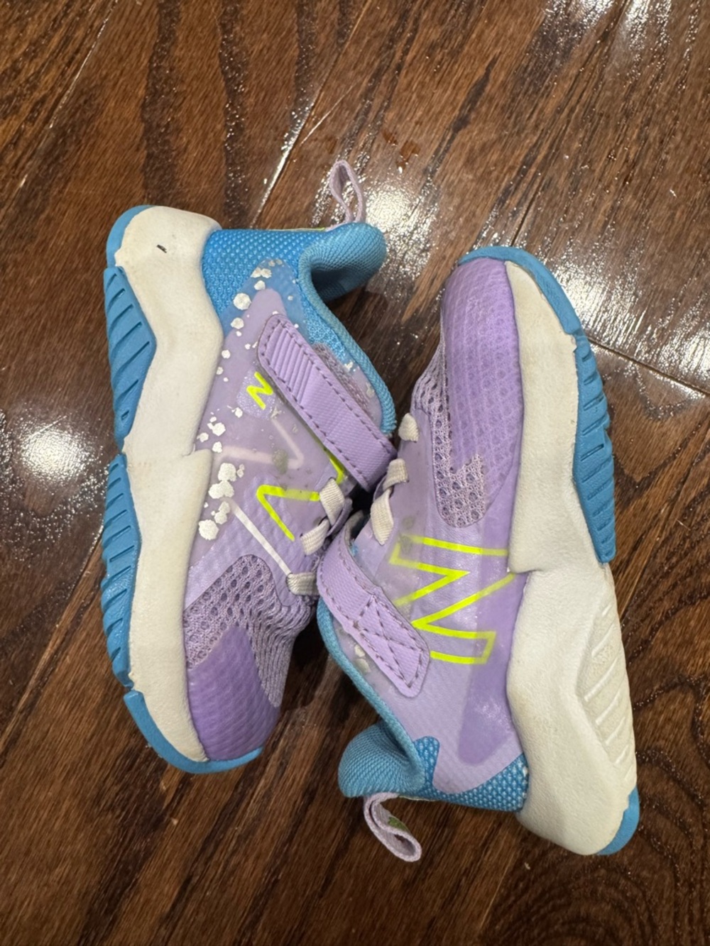 New Balance Kids Lightweight Lavender Athletic Sneakers with Blue Lining - Picture 8 of 11